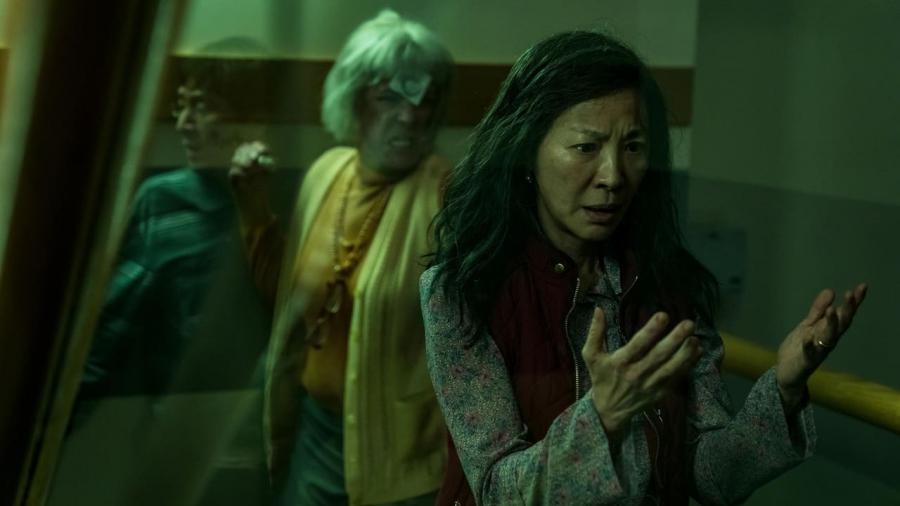 TODO EN TODAS PARTES AL MISMO TIEMPO